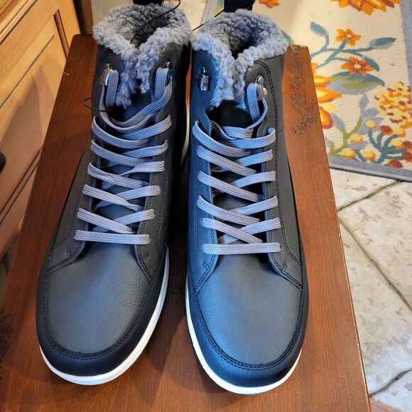 NEW Weatherproof Sneaker Boot - Picture 1 of 3